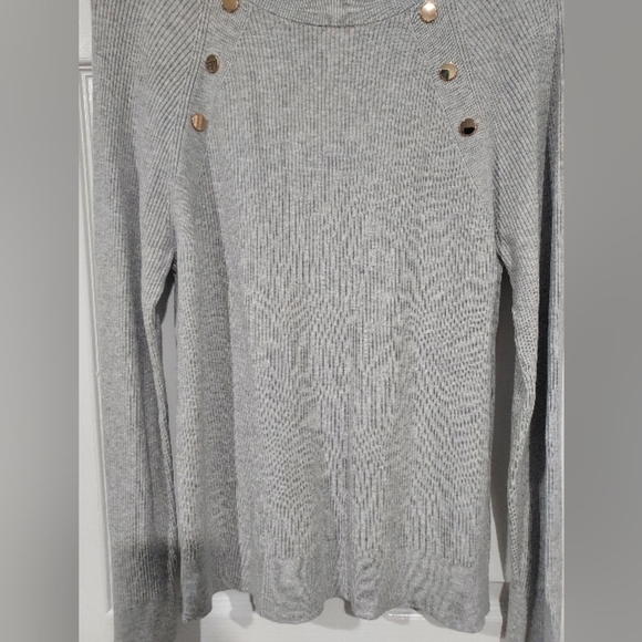 Loft Light Gray Long Sleeve Button Trim Sweater in Size XXL - Picture 5 of 12